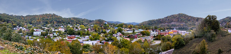 Panoramic view of Hazard, Kentucky showing the town nestled amongst hills.