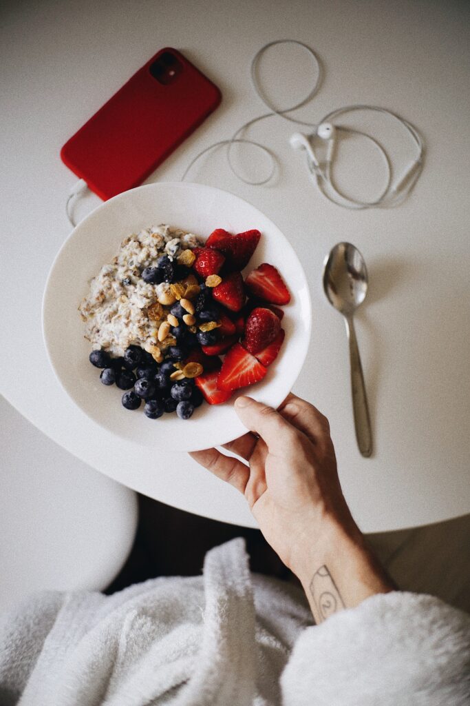 Healthy breakfast oatmeal fruit diet nutrition