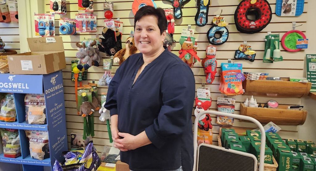 Picture of Andrea Deutsch in her her pet store in Narberth, Pa.